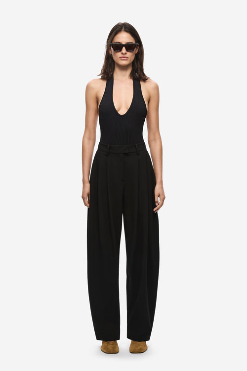 THE MEZZALUNA PLEATED BARREL LEG TROUSER