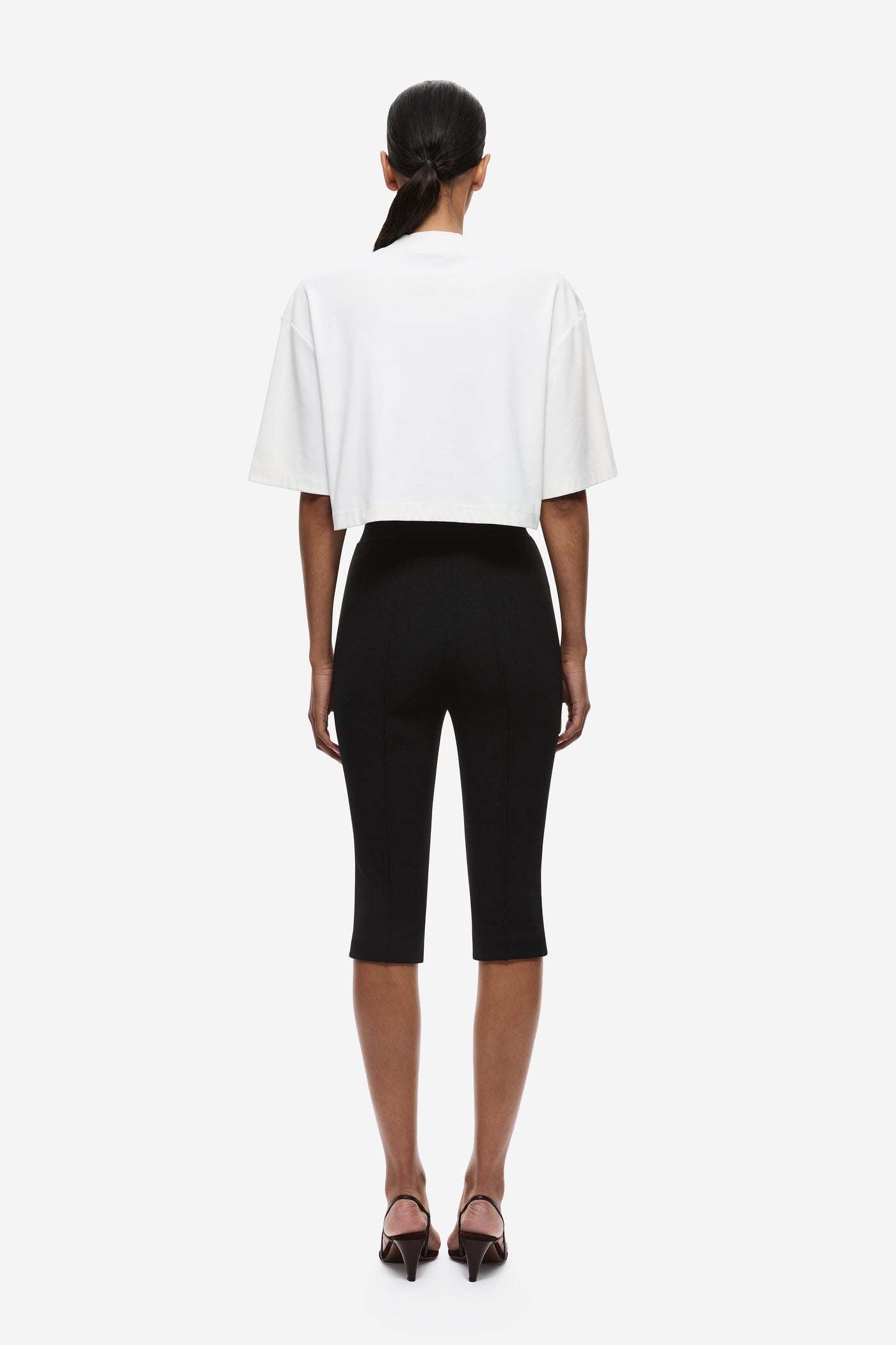 THE CREPE CAPRI PANT