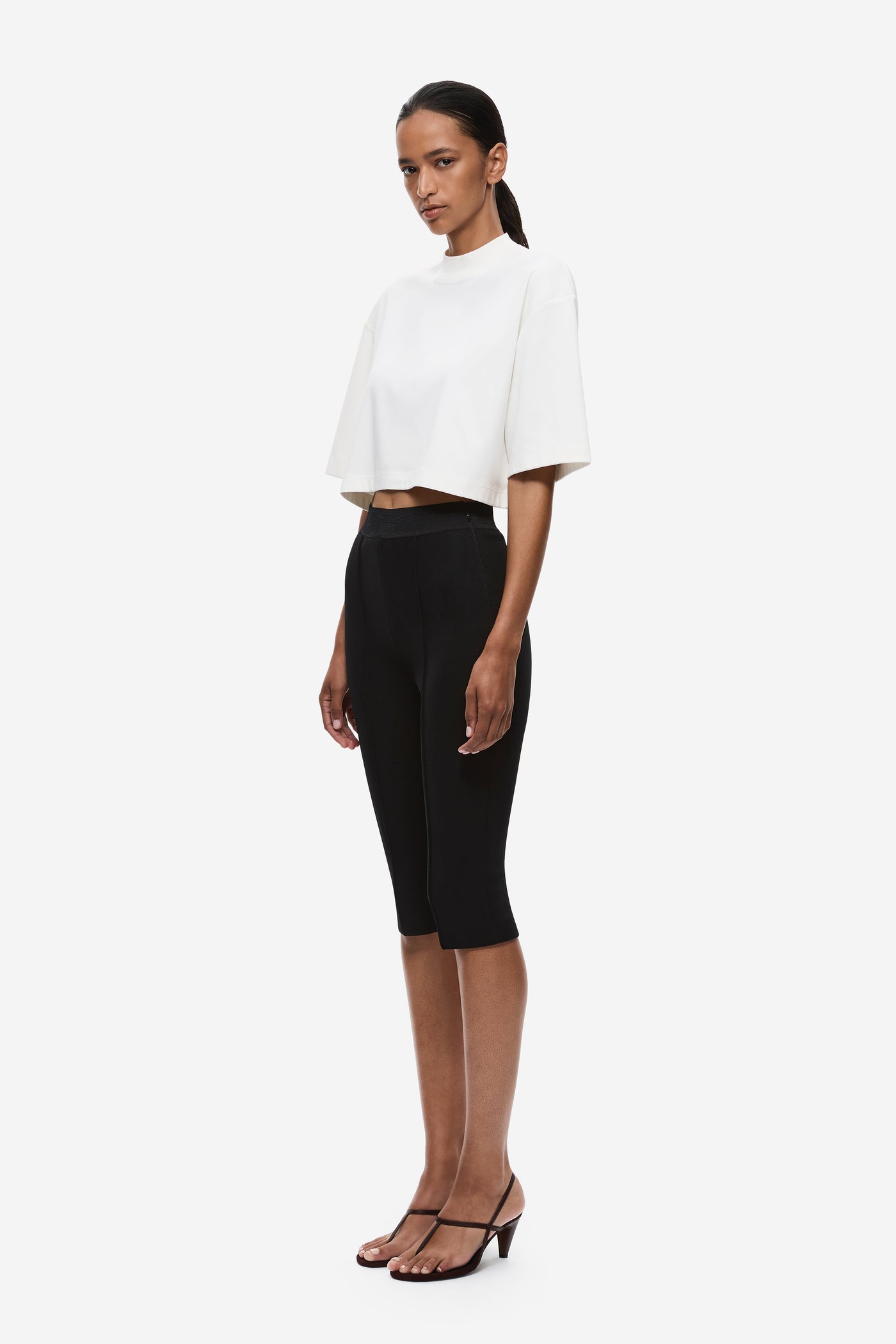 THE OVERSIZED CROPPED TEE