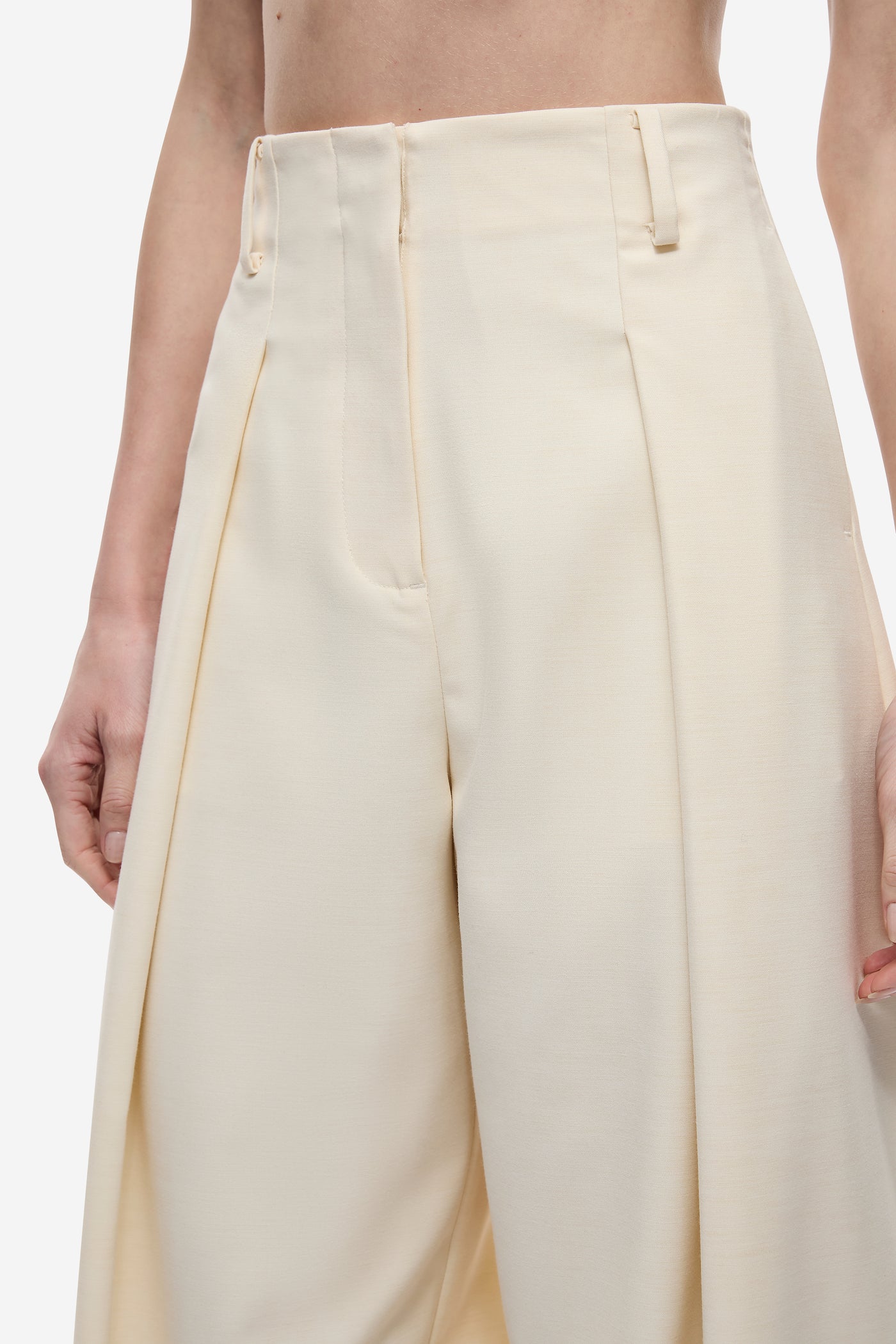 THE SCULPTED PANT