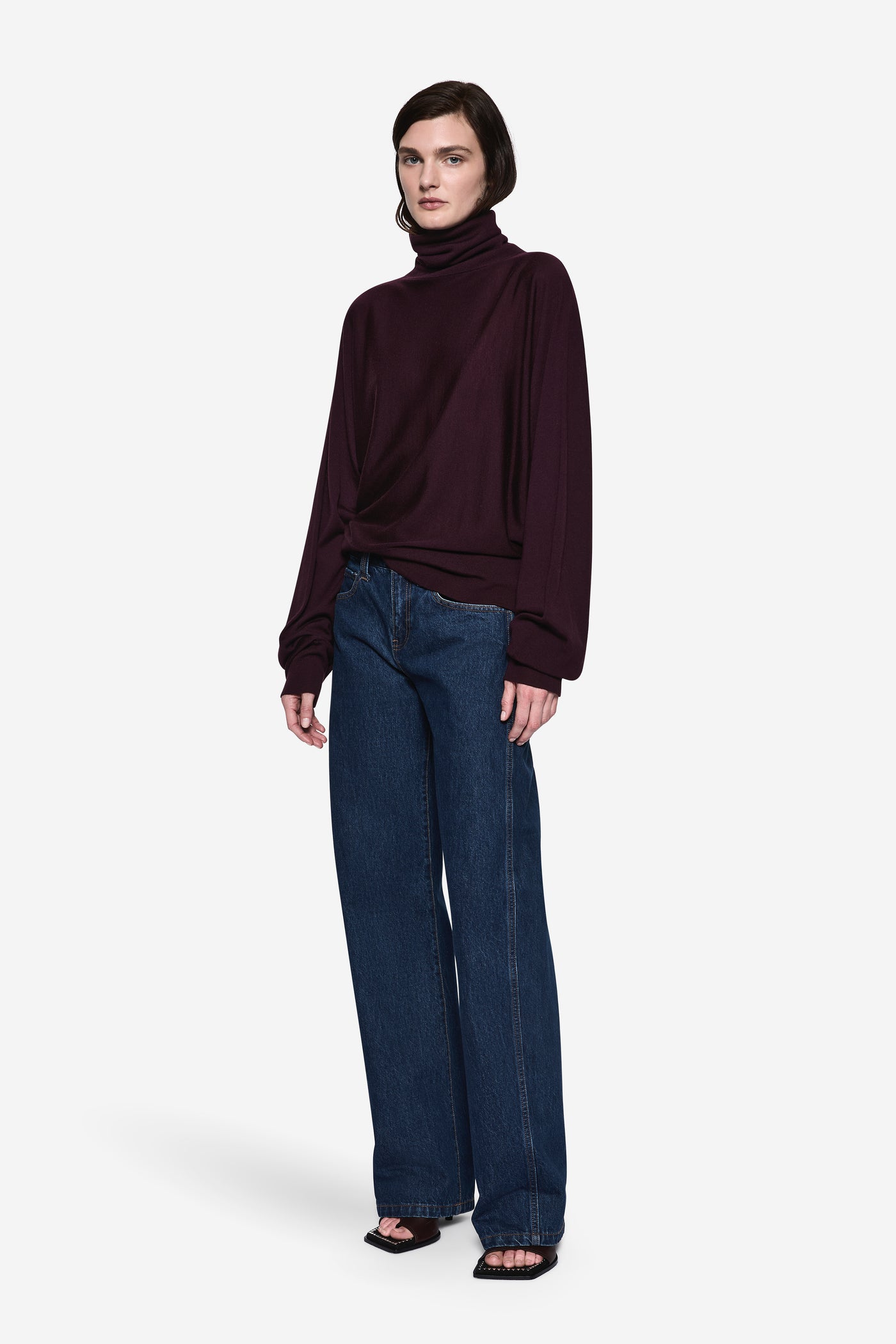 MERINO HIGH NECK SWEATER