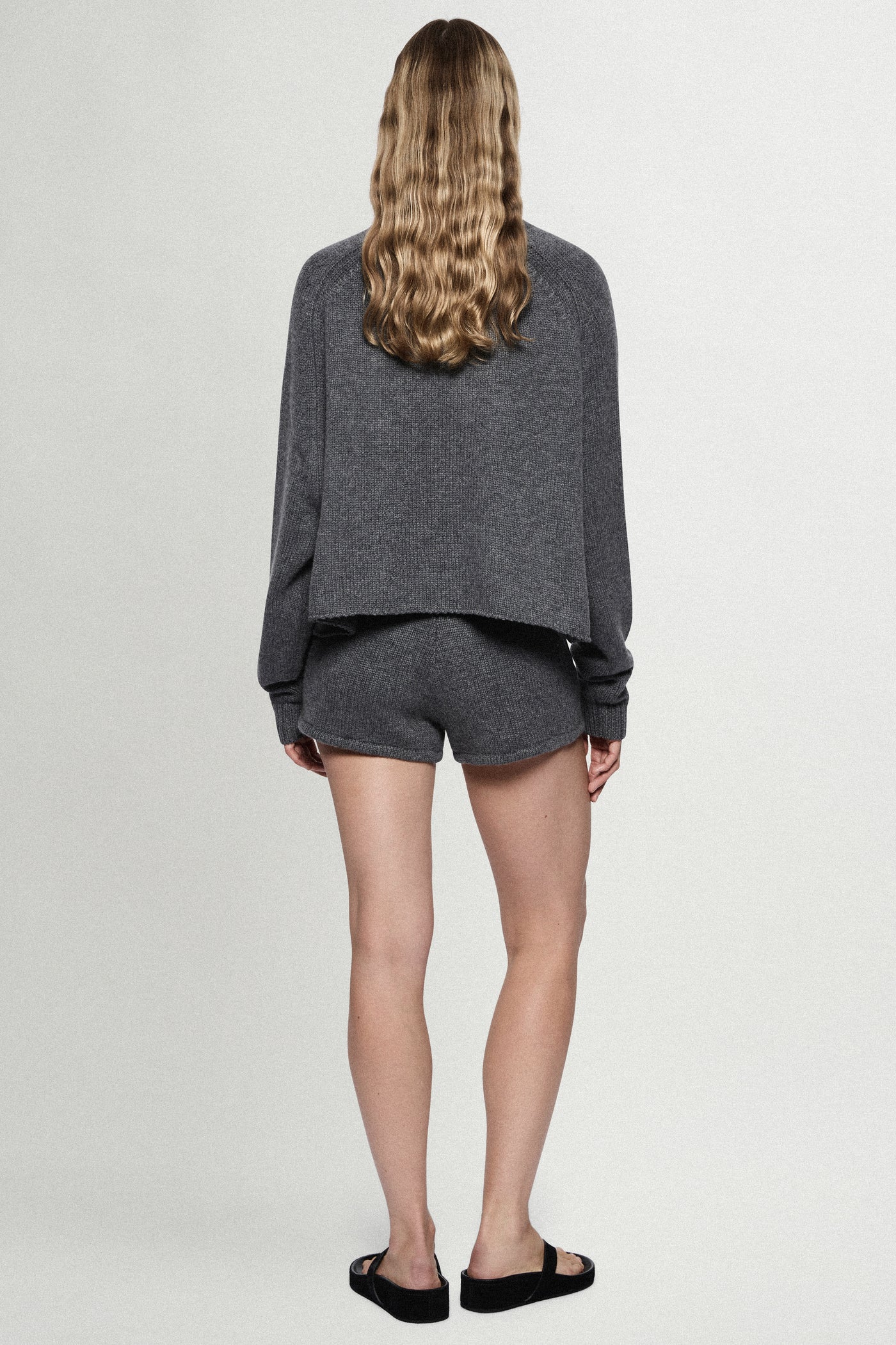 CASHMERE SWEATER