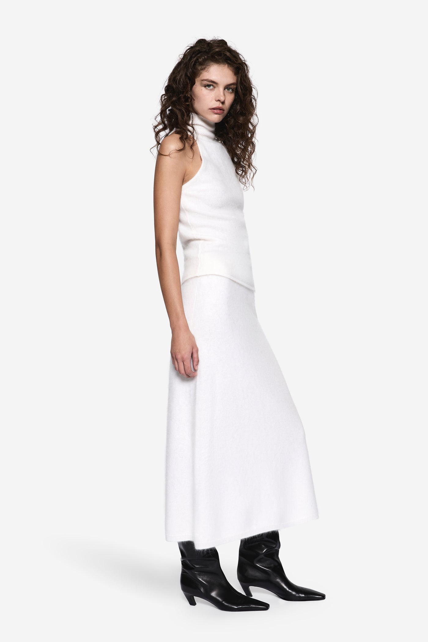 BRUSHED CASHMERE HALTER TOP