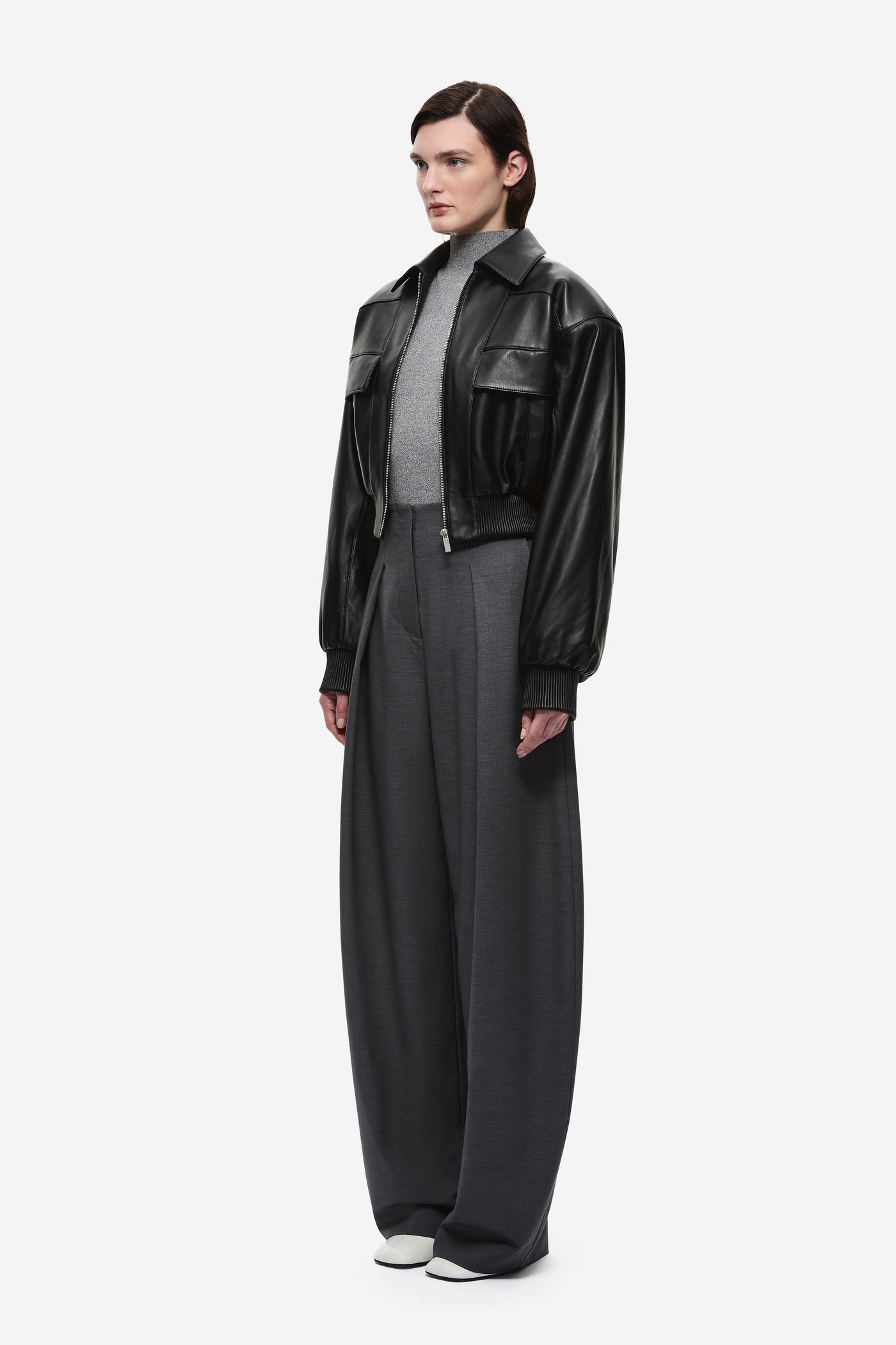 THE LEATHER AVIATOR JACKET