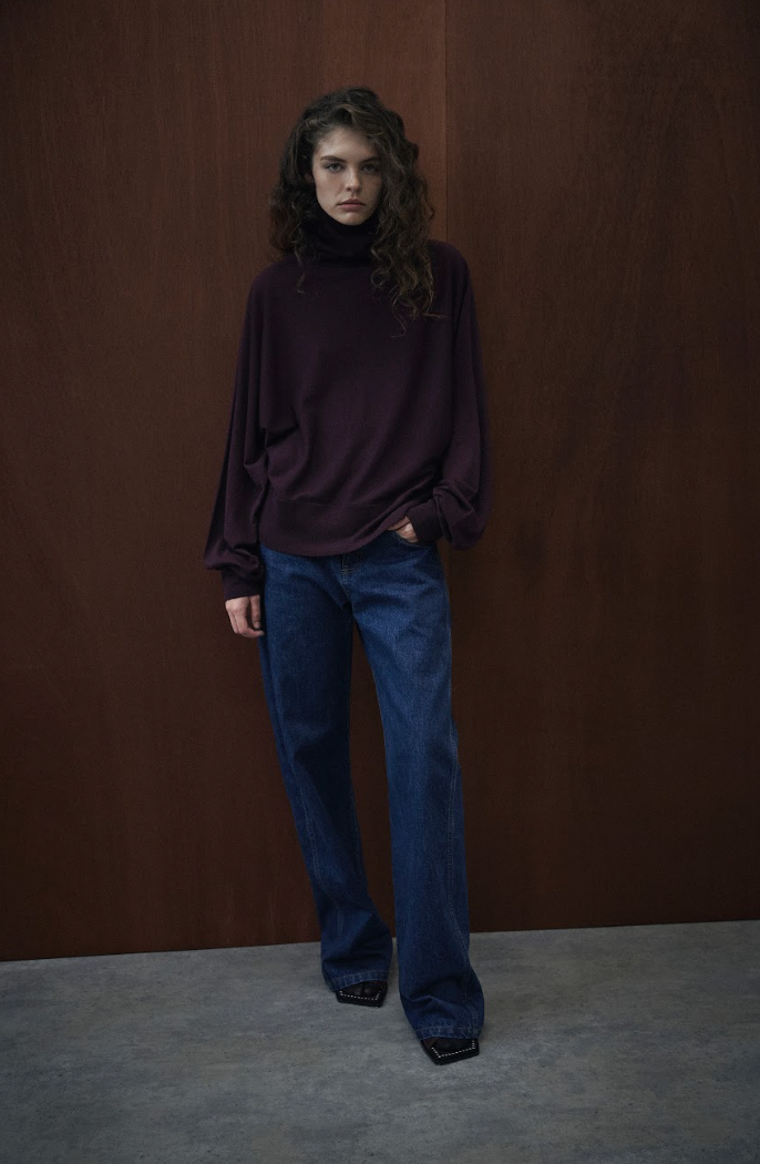 MERINO HIGH NECK SWEATER