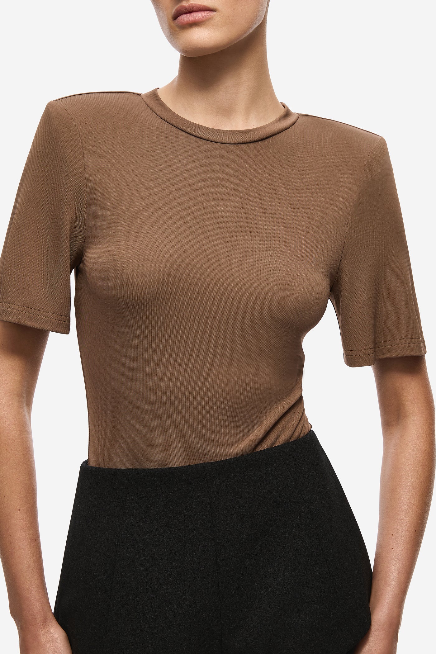 THE MOJAVE CREPE MINI SHORT