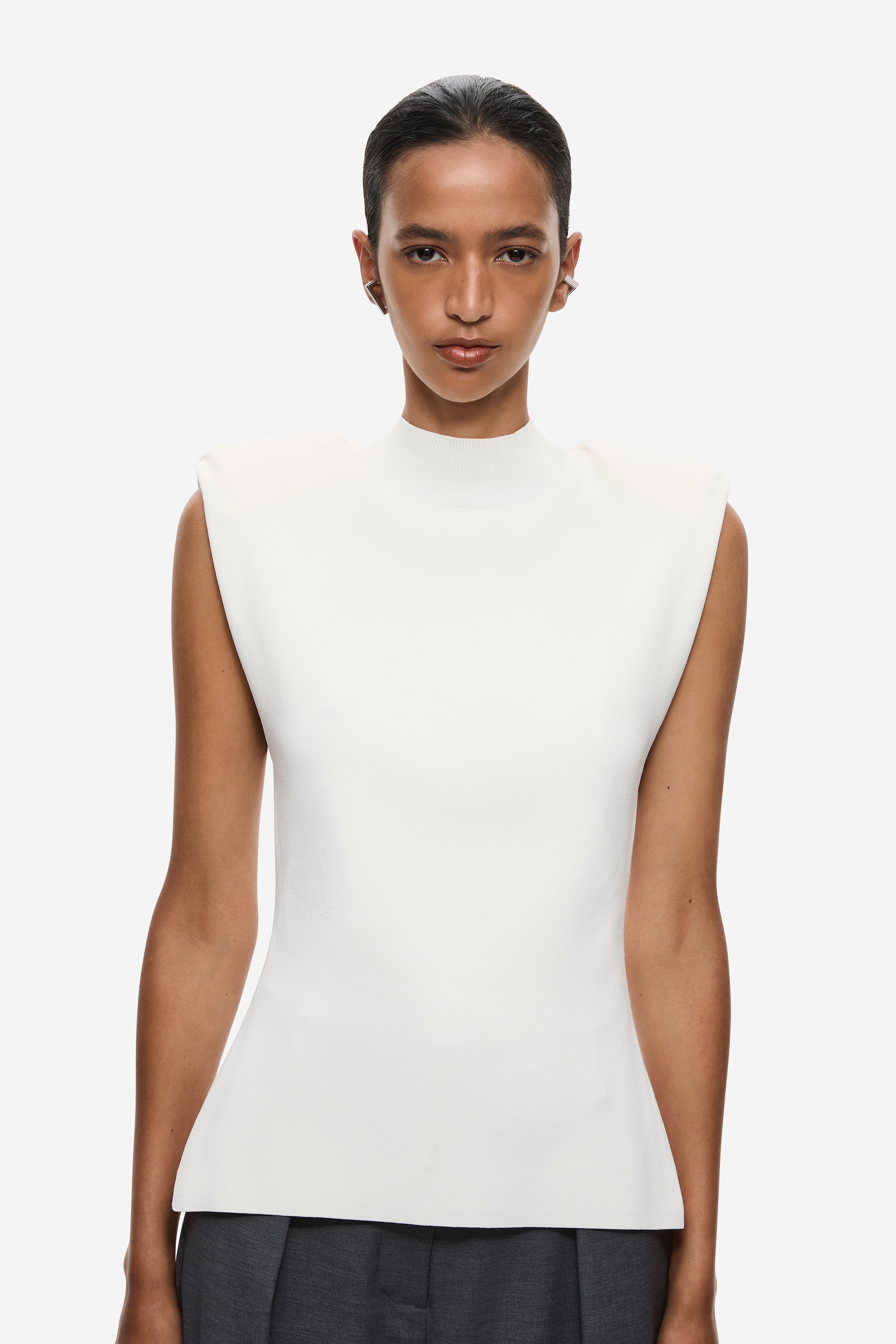 THE OPEN BACK KNIT TOP – MISHA