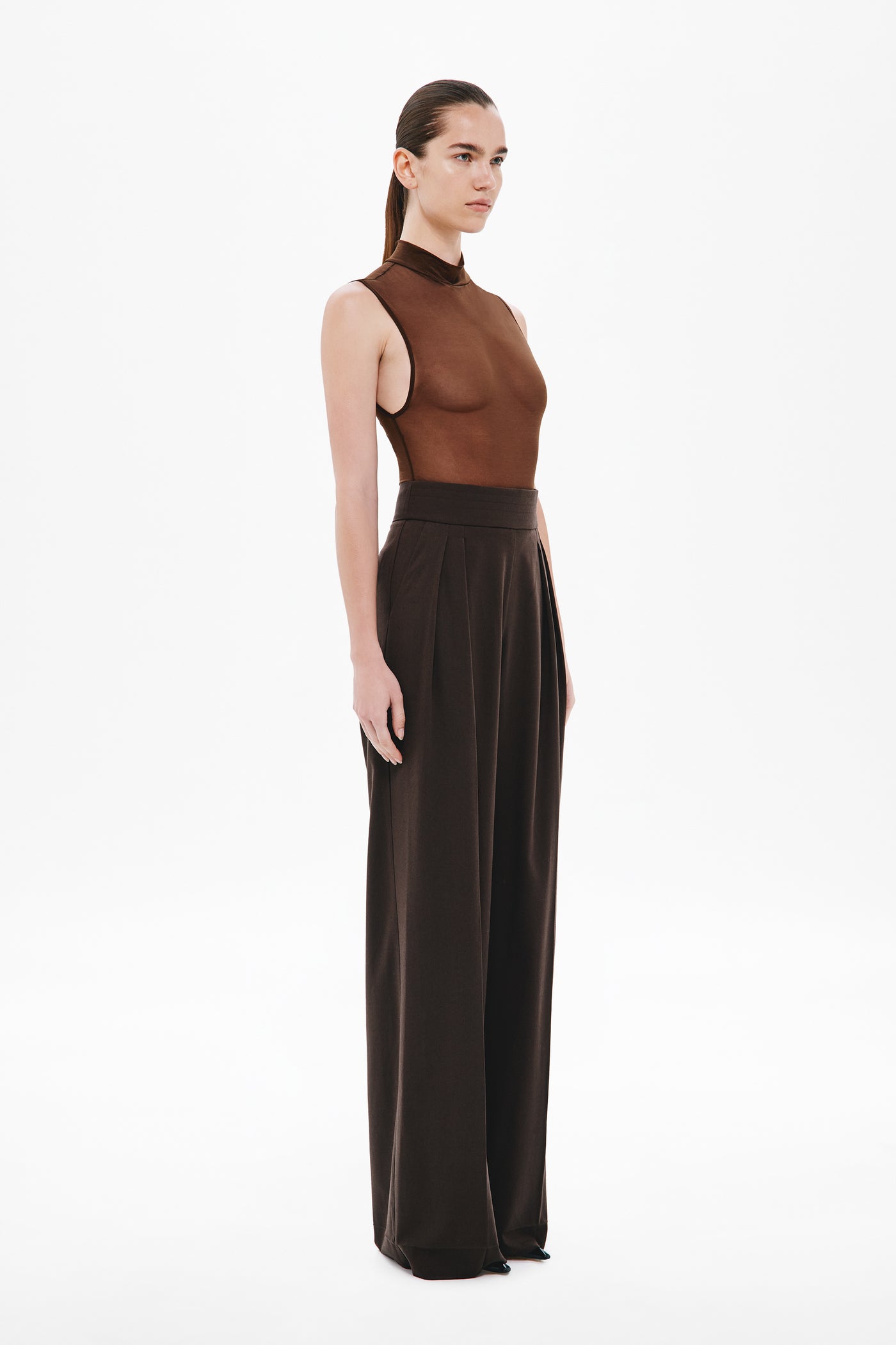 THE TWO-PLEAT SUITING PANT