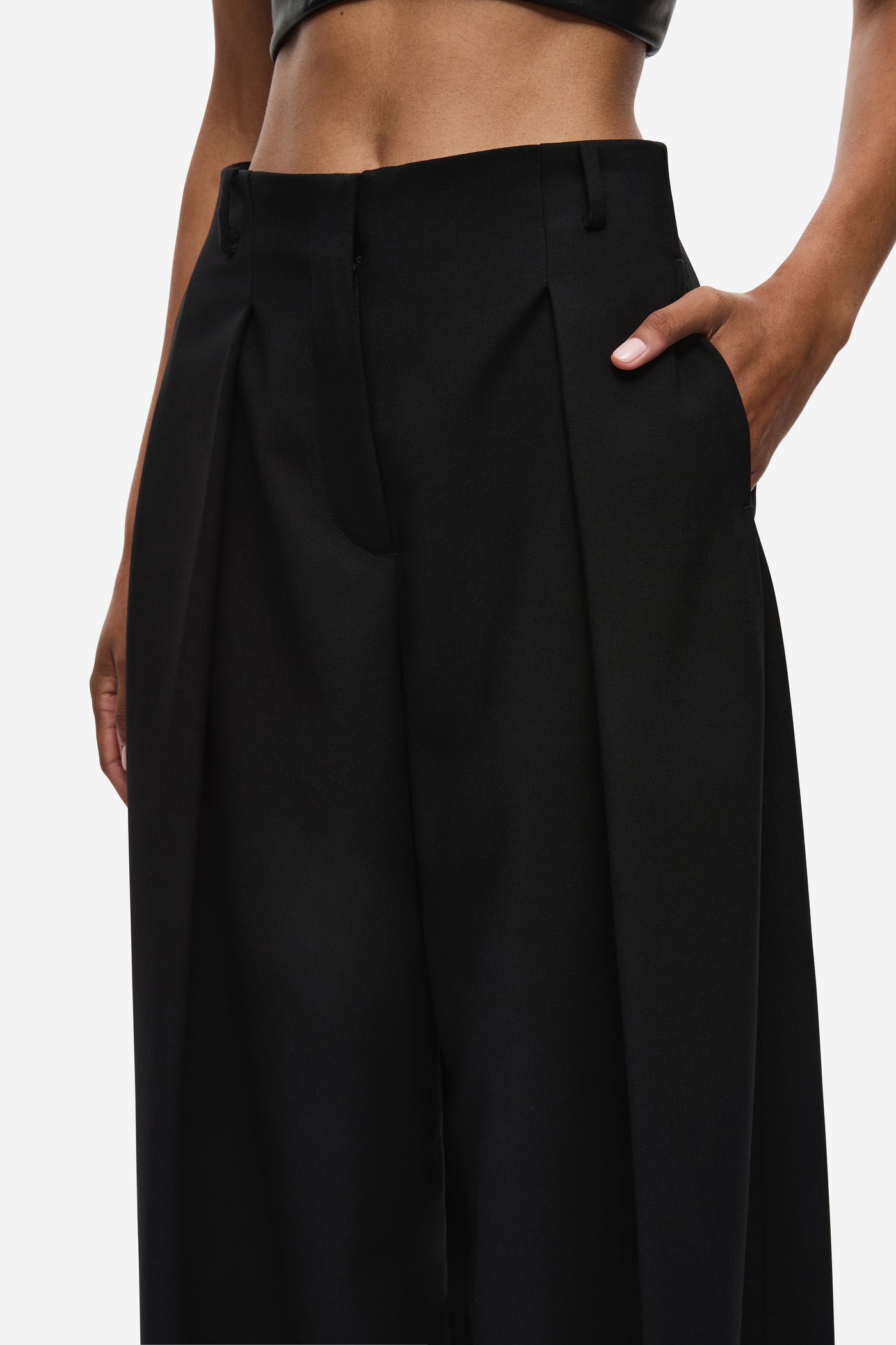 THE SCULPTED PANT