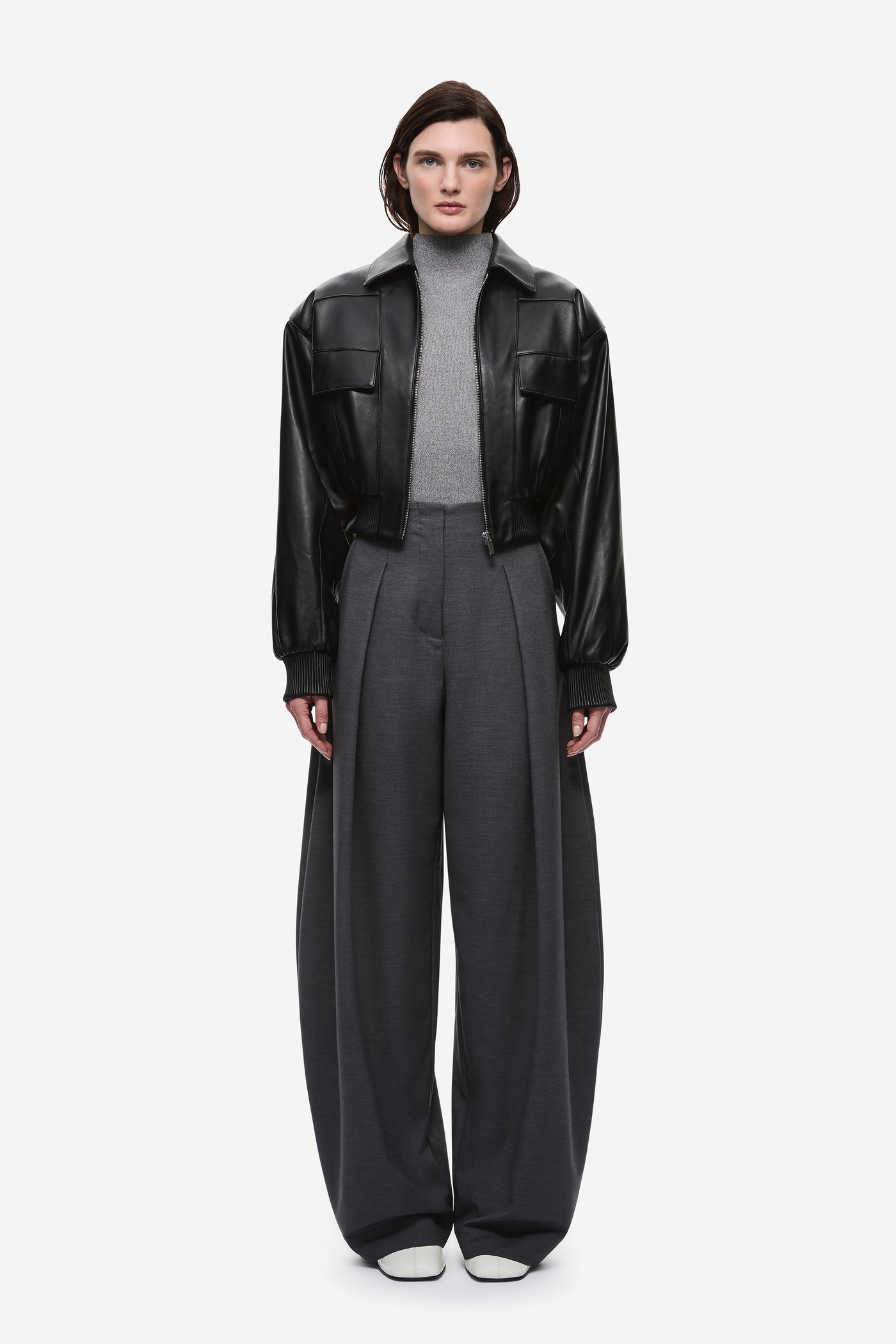 THE LEATHER AVIATOR JACKET