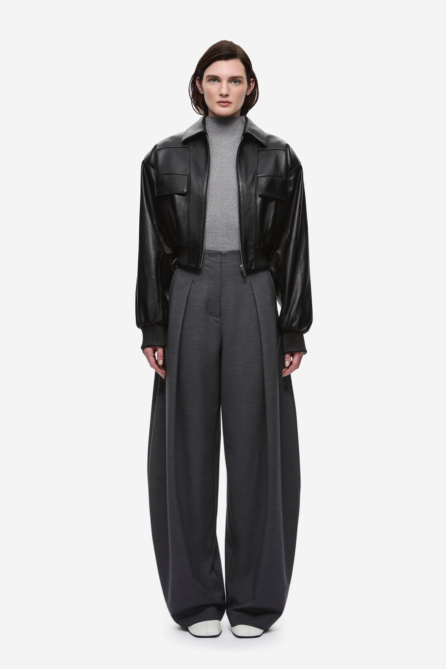 THE LEATHER AVIATOR JACKET