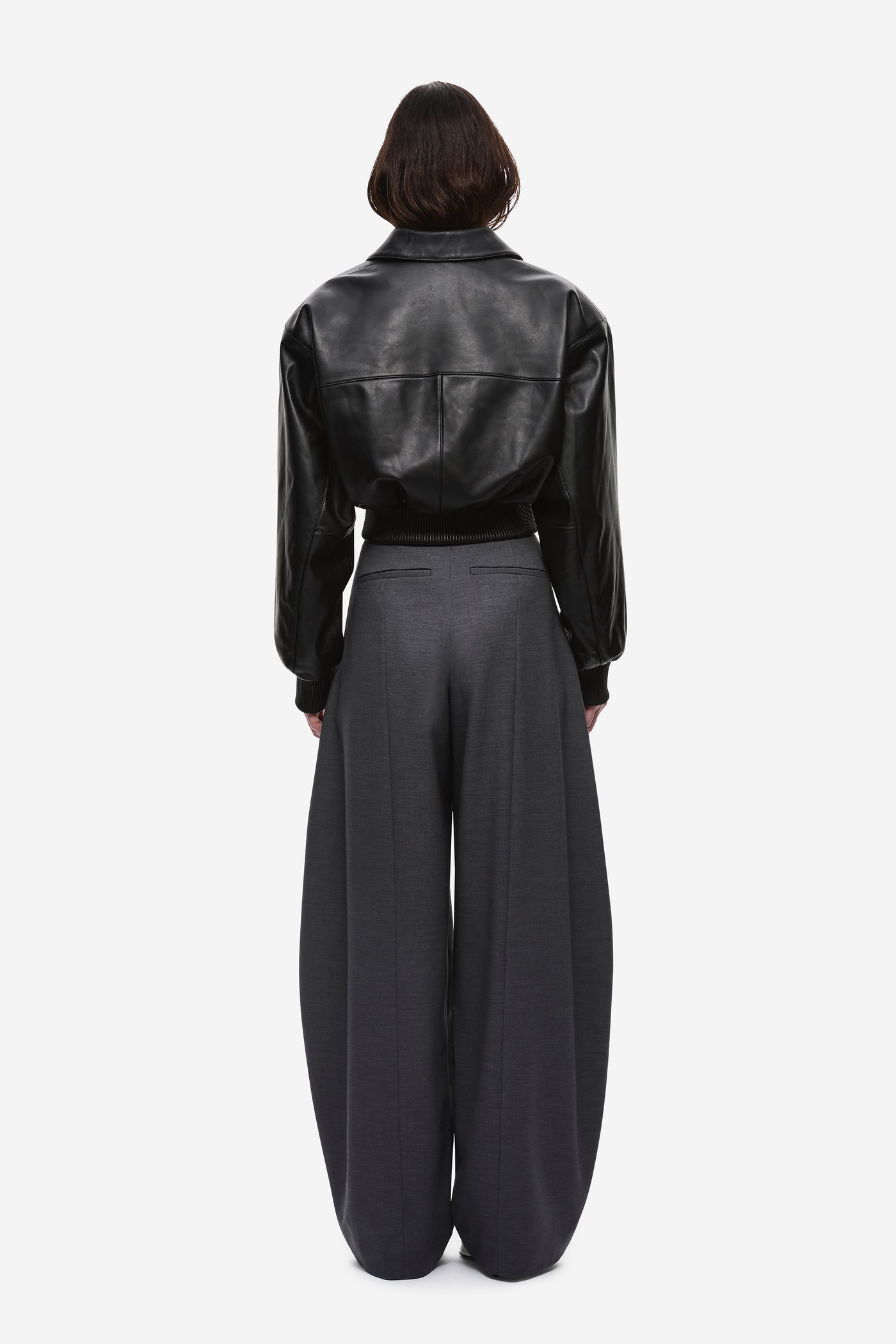 THE LEATHER AVIATOR JACKET